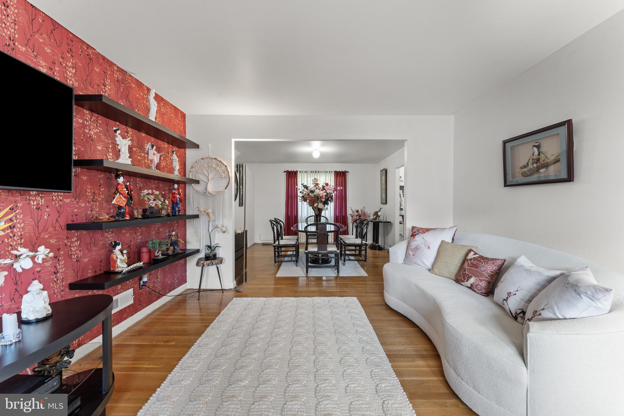 8210 STREAMWOOD DRIVE