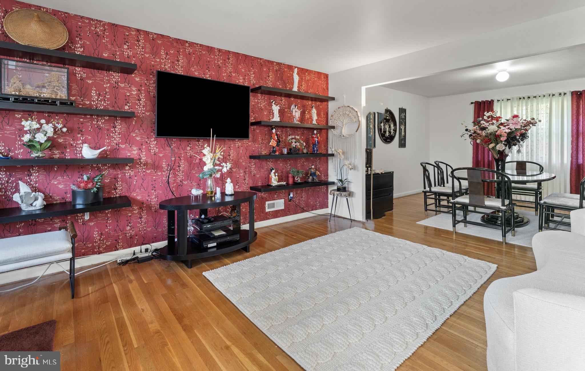 8210 STREAMWOOD DRIVE