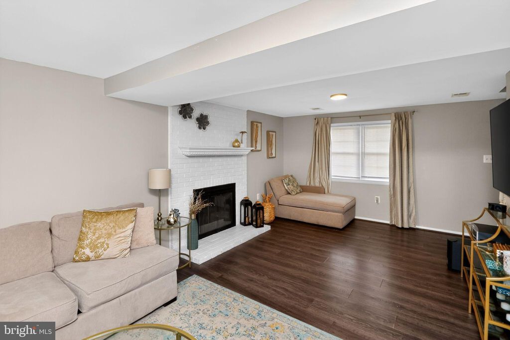 Photo of 13918 Lynhurst Drive, WOODBRIDGE, VA 22193 (MLS # VAPW2105638)