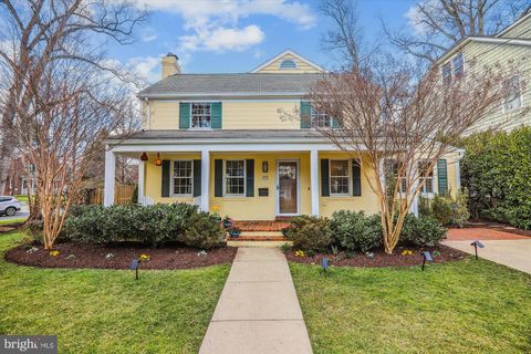 Photo of 5615 MCKINLEY ST, BETHESDA, MD 20817 (MLS # MDMC2083404) Photo of 5615 MCKINLEY ST, BETHESDA, MD 20817 (MLS # MDMC2083404)
