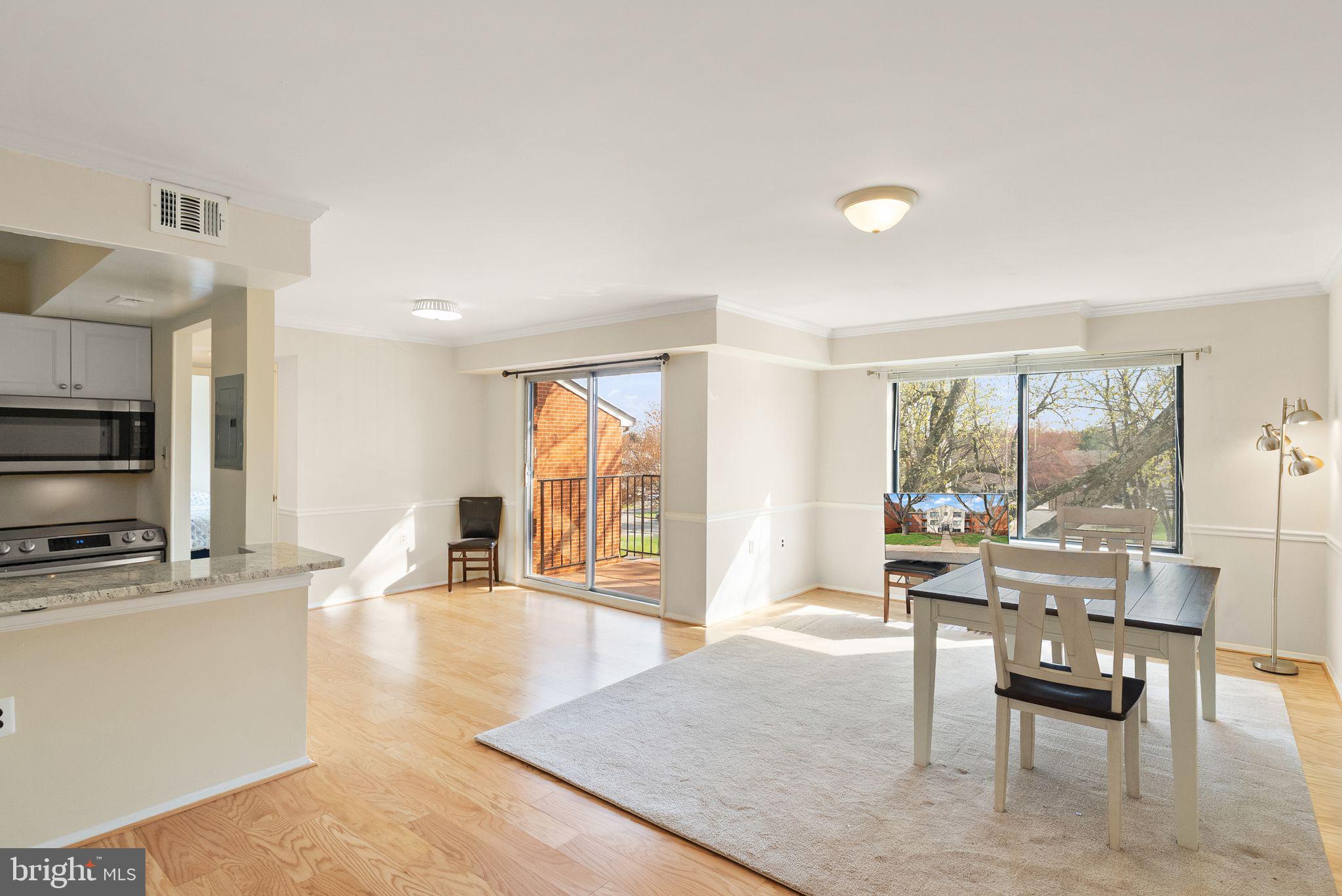 COUNTRY CLUB GREEN - Residential