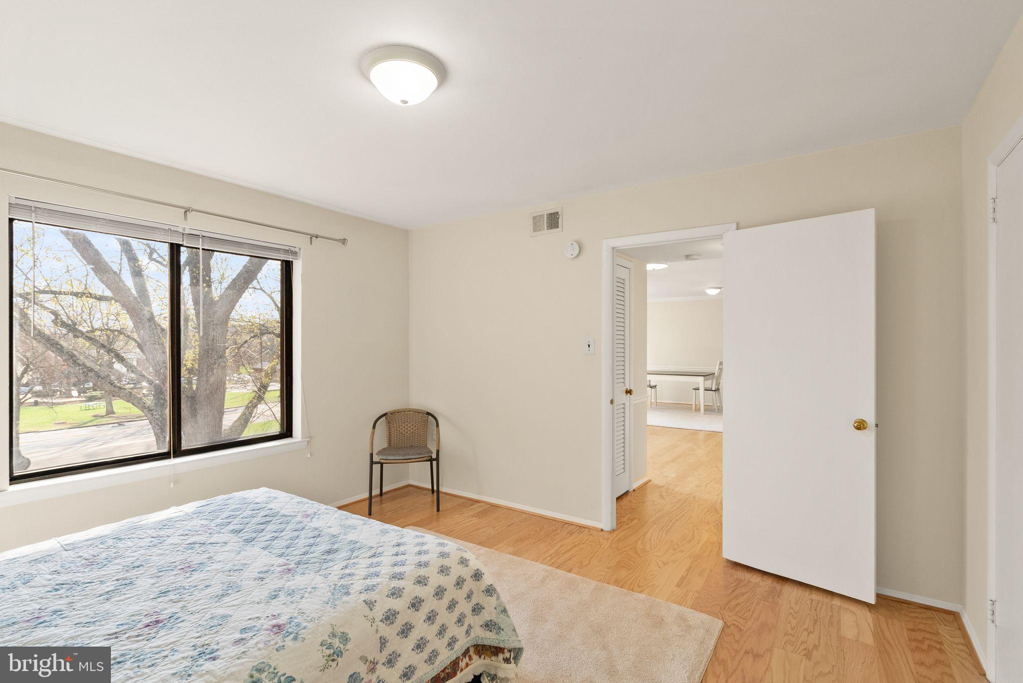 COUNTRY CLUB GREEN - Residential