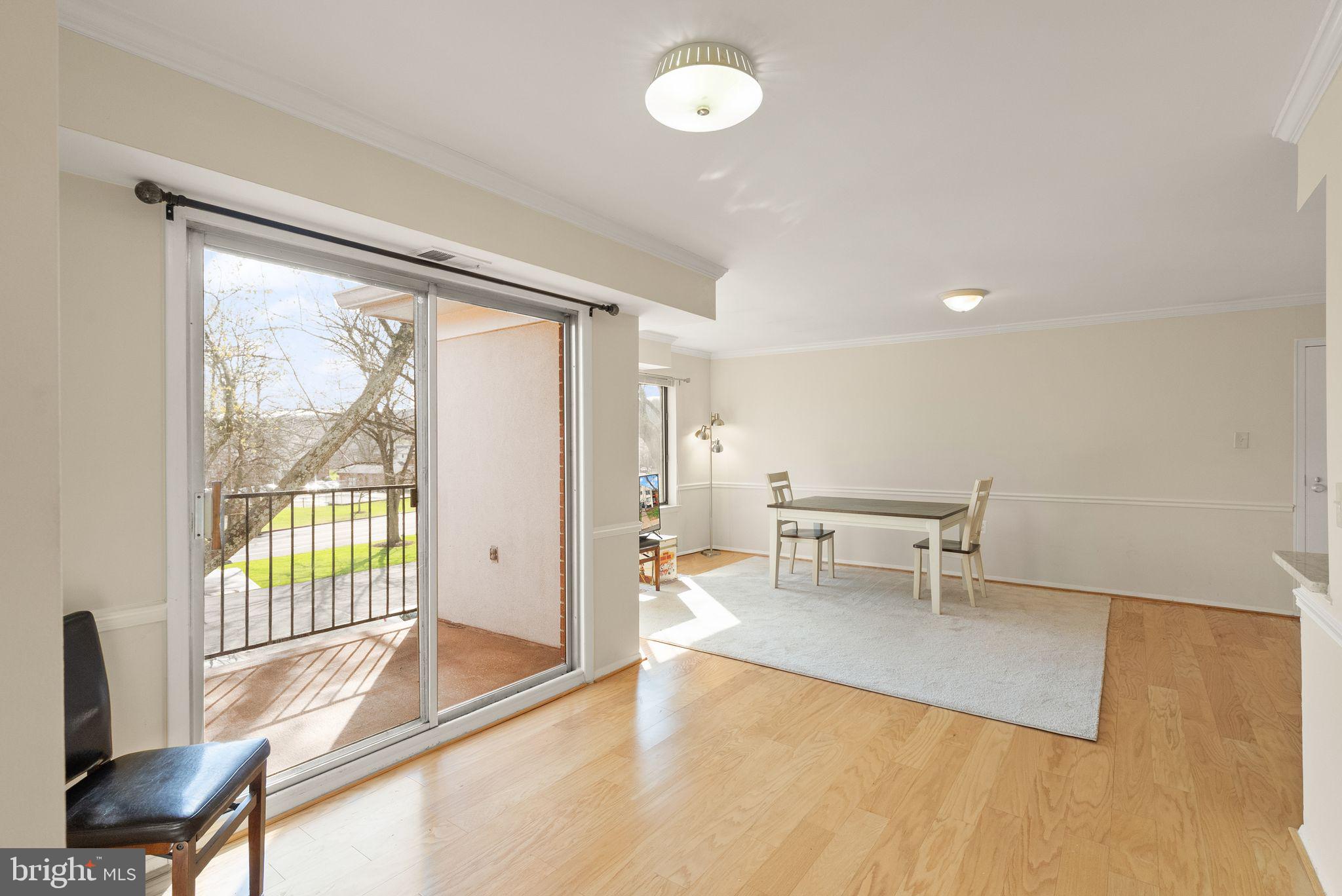 COUNTRY CLUB GREEN - Residential