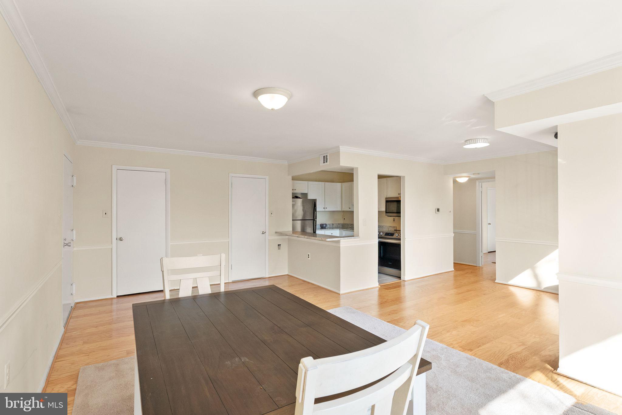 COUNTRY CLUB GREEN - Residential