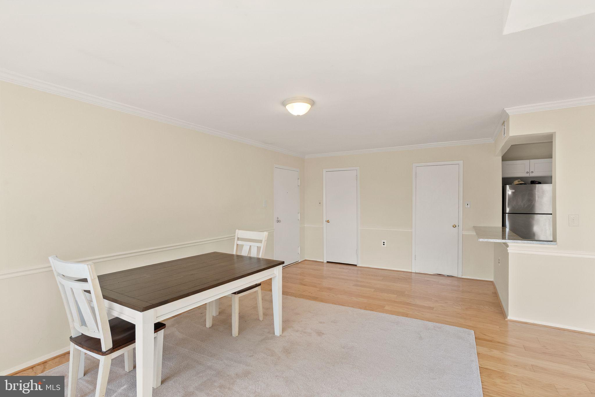 COUNTRY CLUB GREEN - Residential