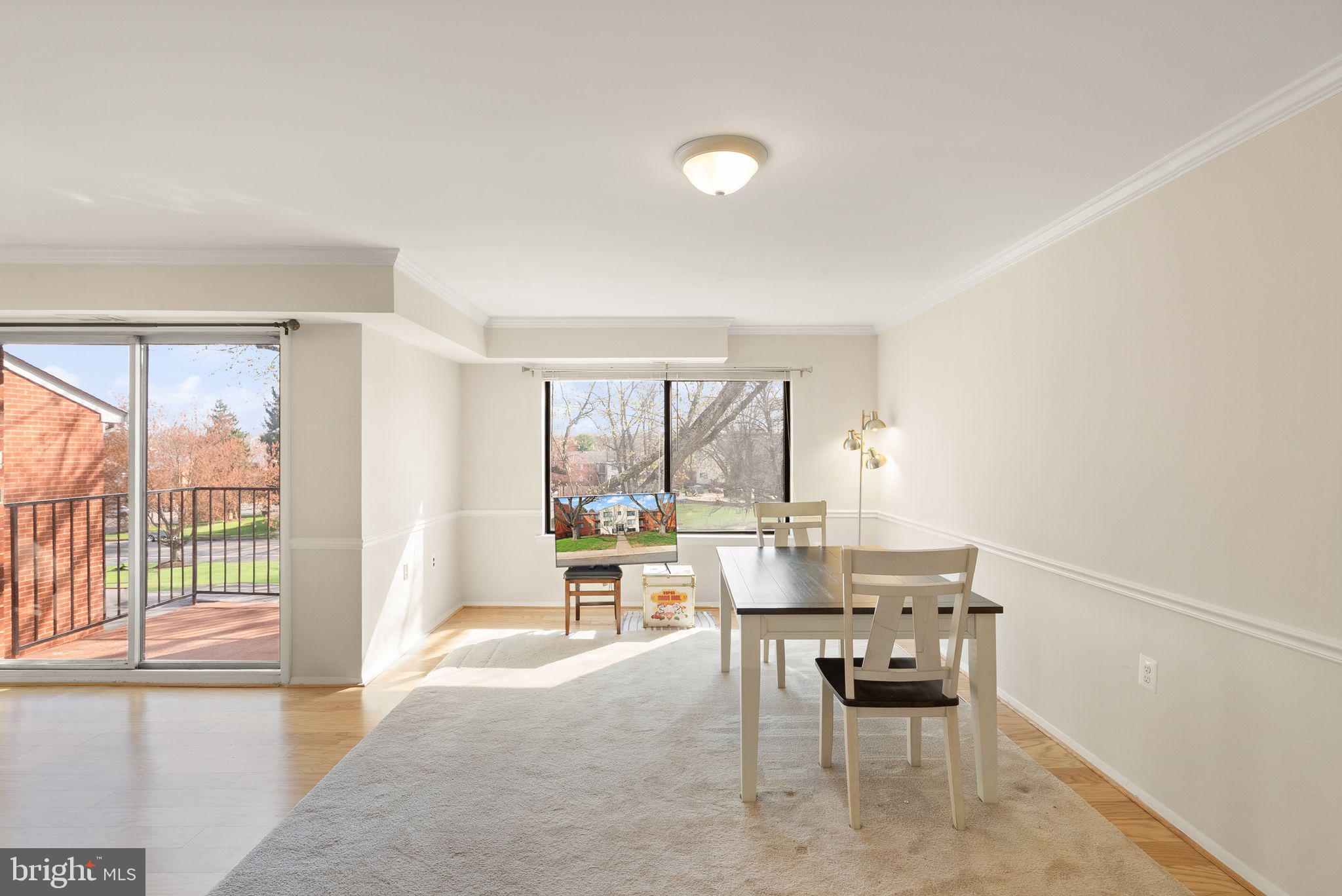 COUNTRY CLUB GREEN - Residential