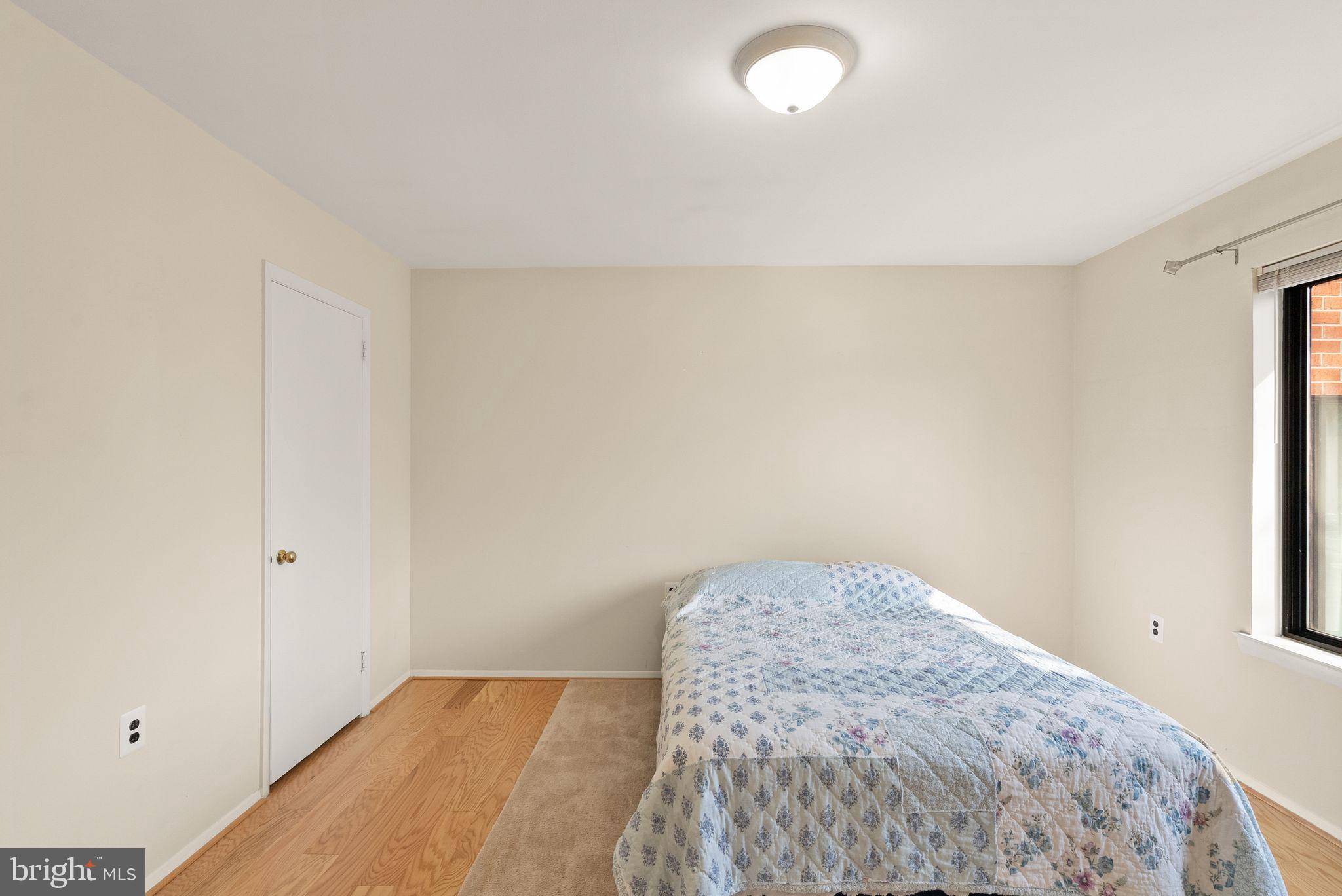 COUNTRY CLUB GREEN - Residential