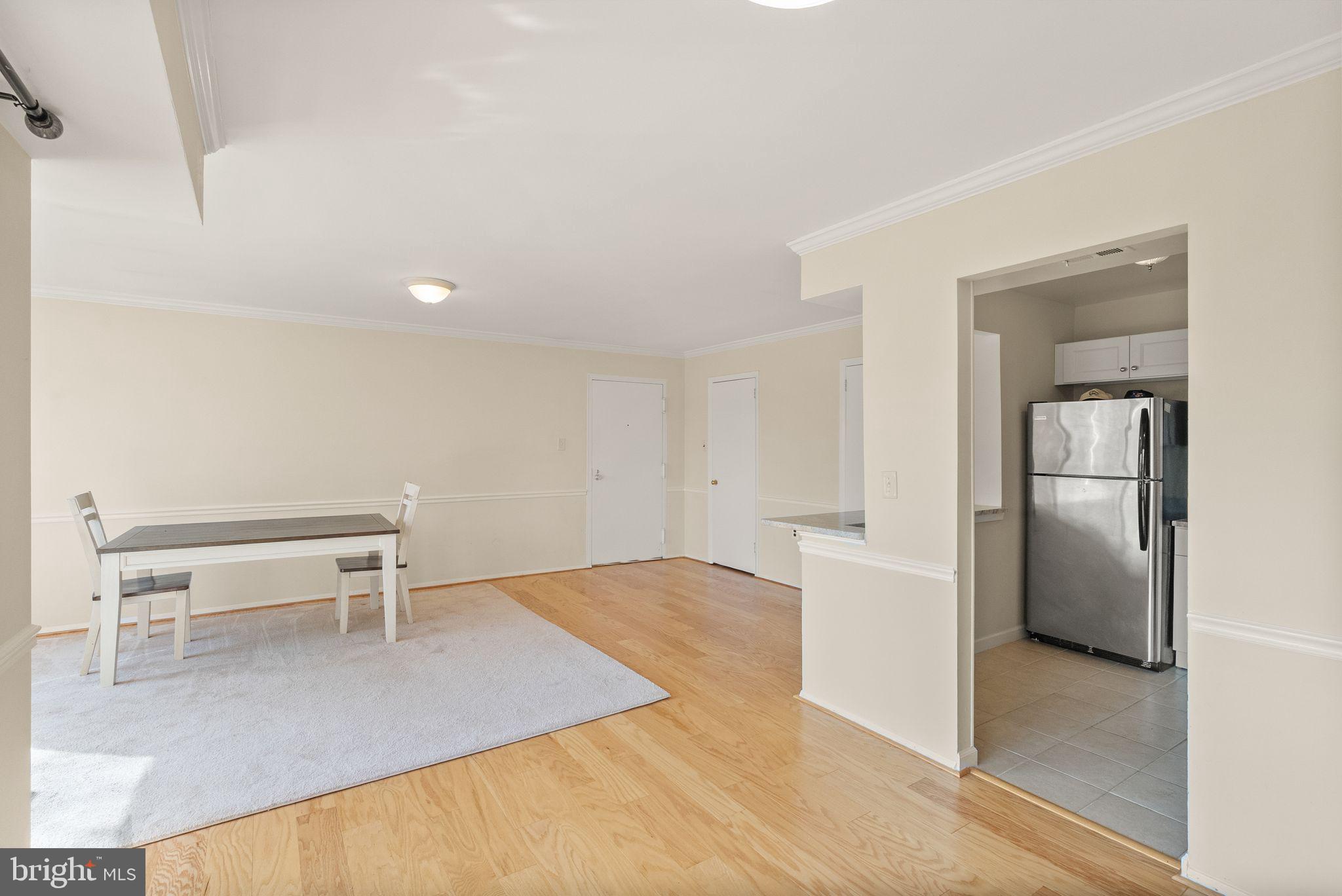 COUNTRY CLUB GREEN - Residential