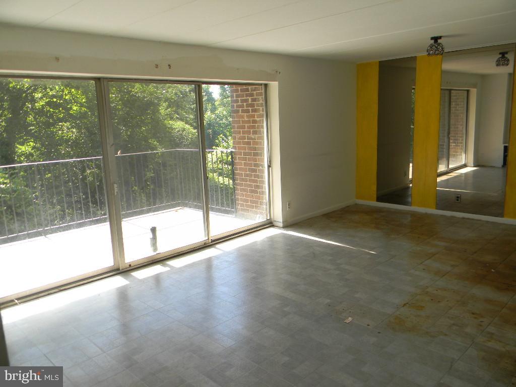 PARKWAY CONDOMINIUMS - Residential