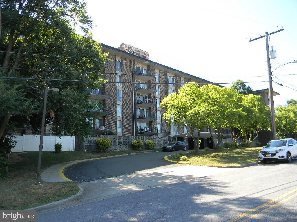 PARKWAY CONDOMINIUMS - Residential