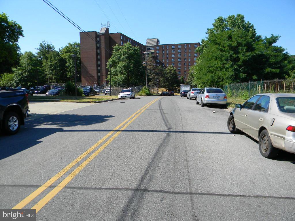 PARKWAY CONDOMINIUMS - Residential