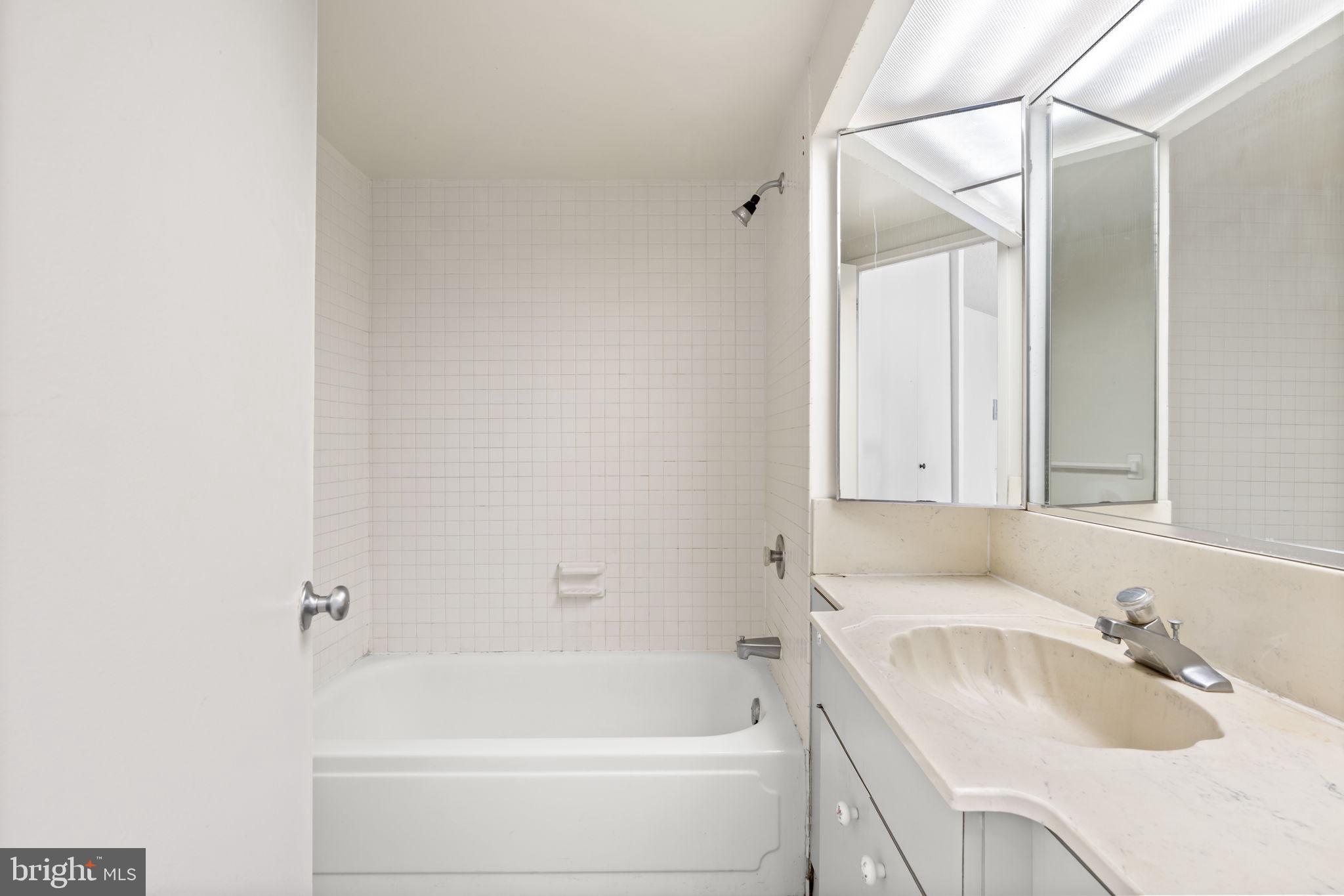 WASHINGTON SQ WEST - Residential