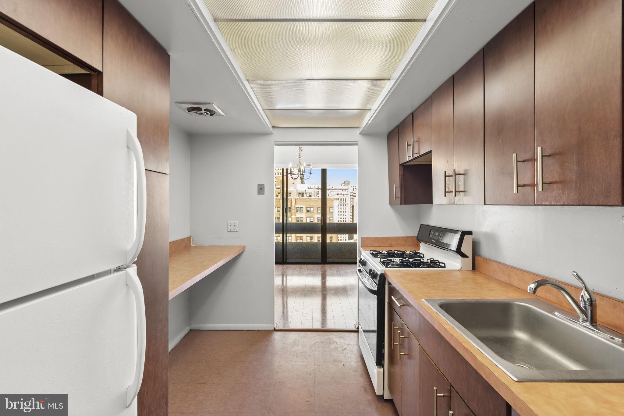 WASHINGTON SQ WEST - Residential