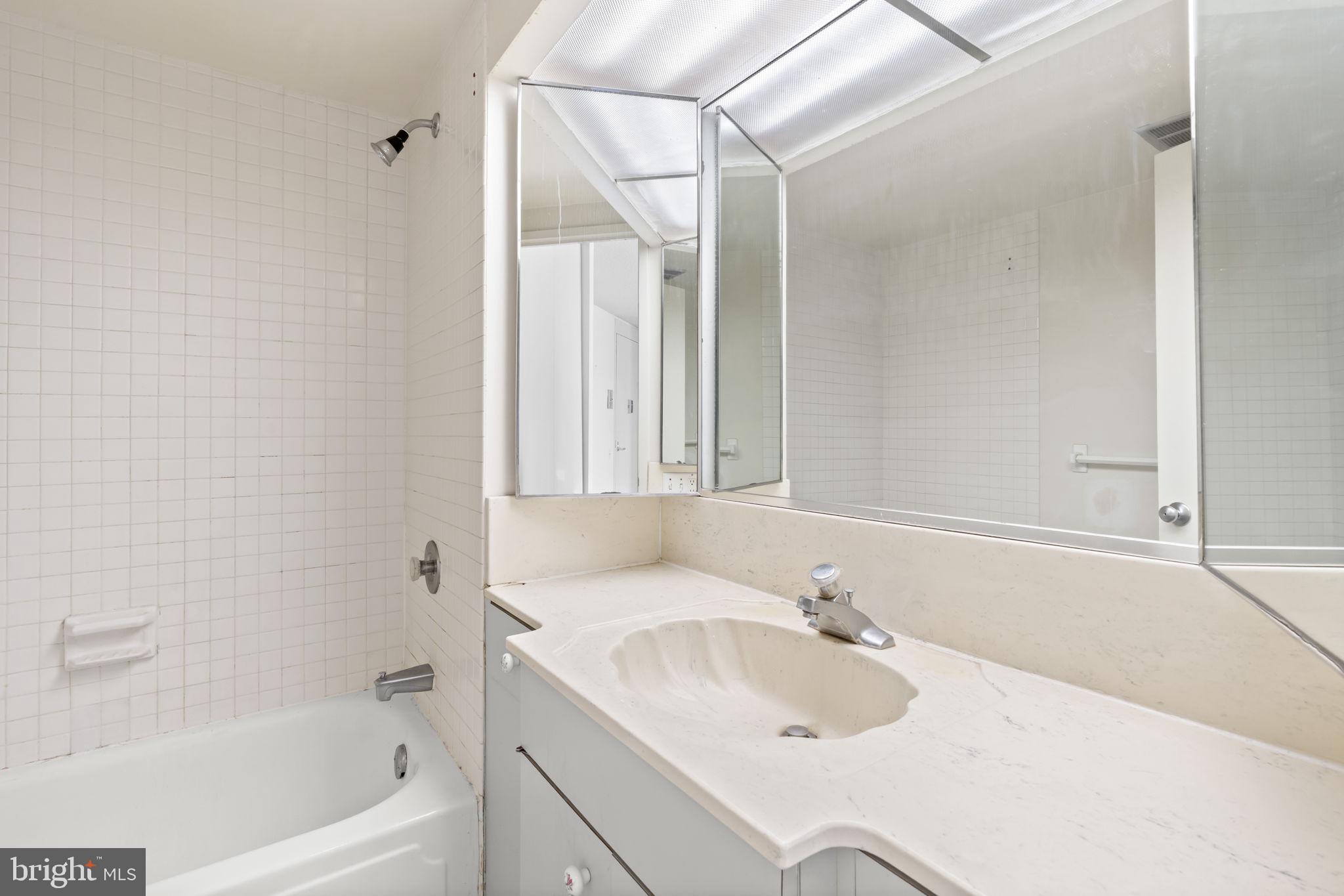 WASHINGTON SQ WEST - Residential