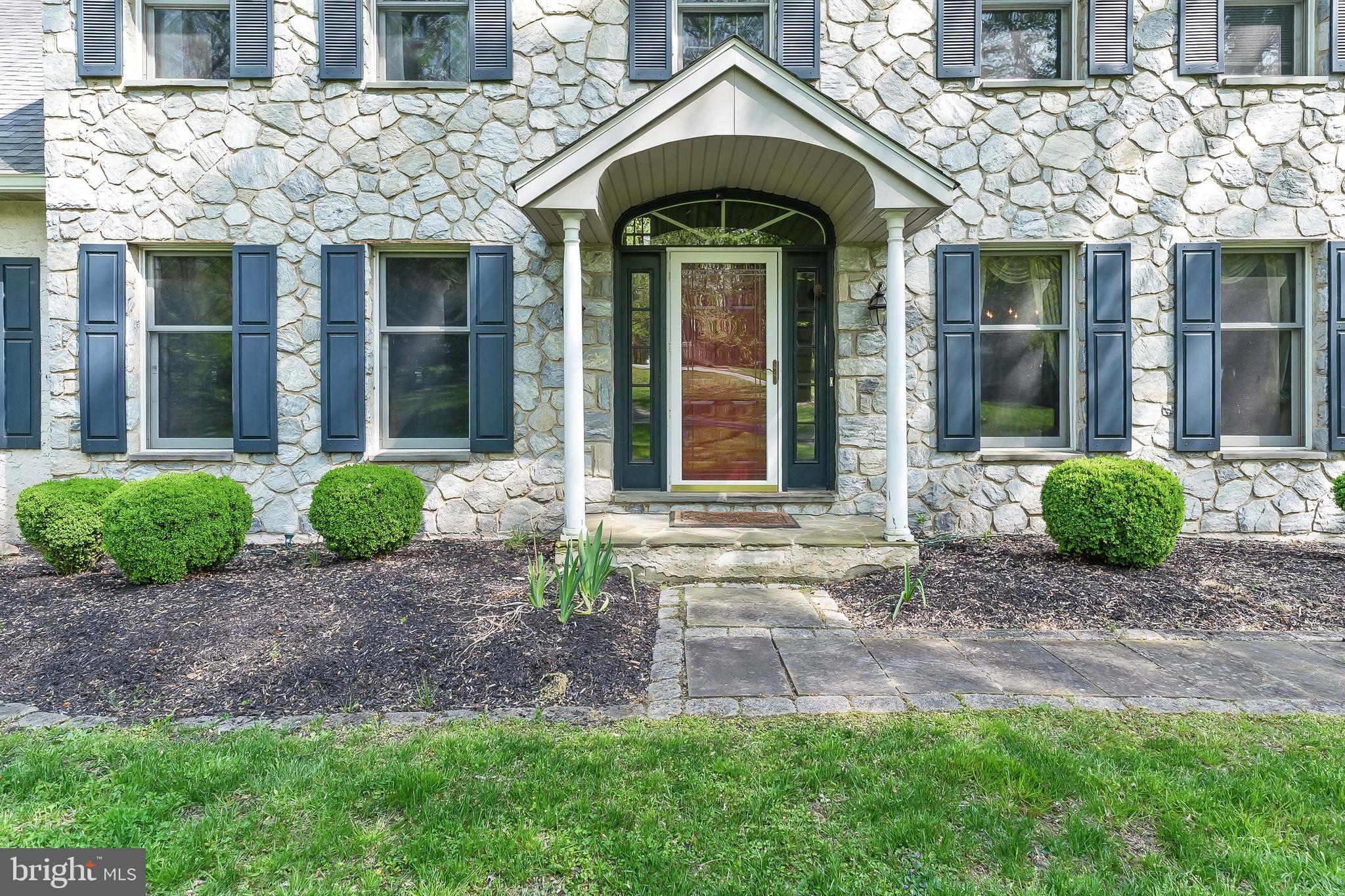 522 RIDGE DRIVE