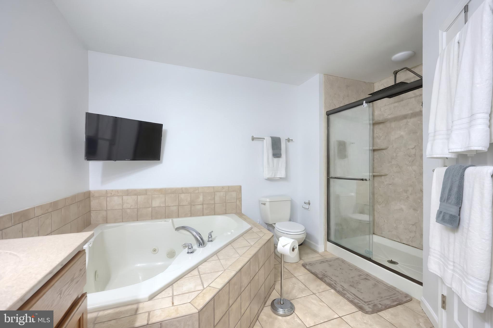 HAMPTON WOODS - Residential