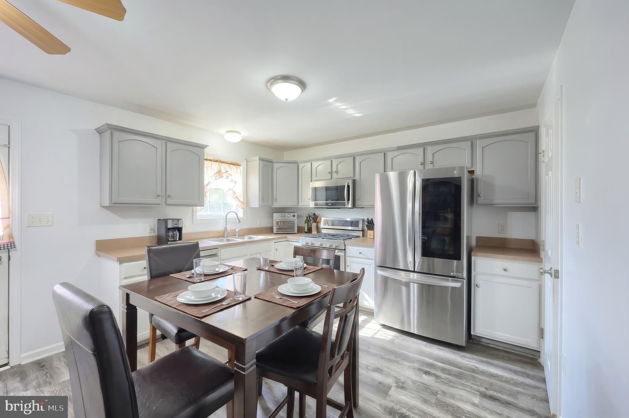 HAMPTON WOODS - Residential