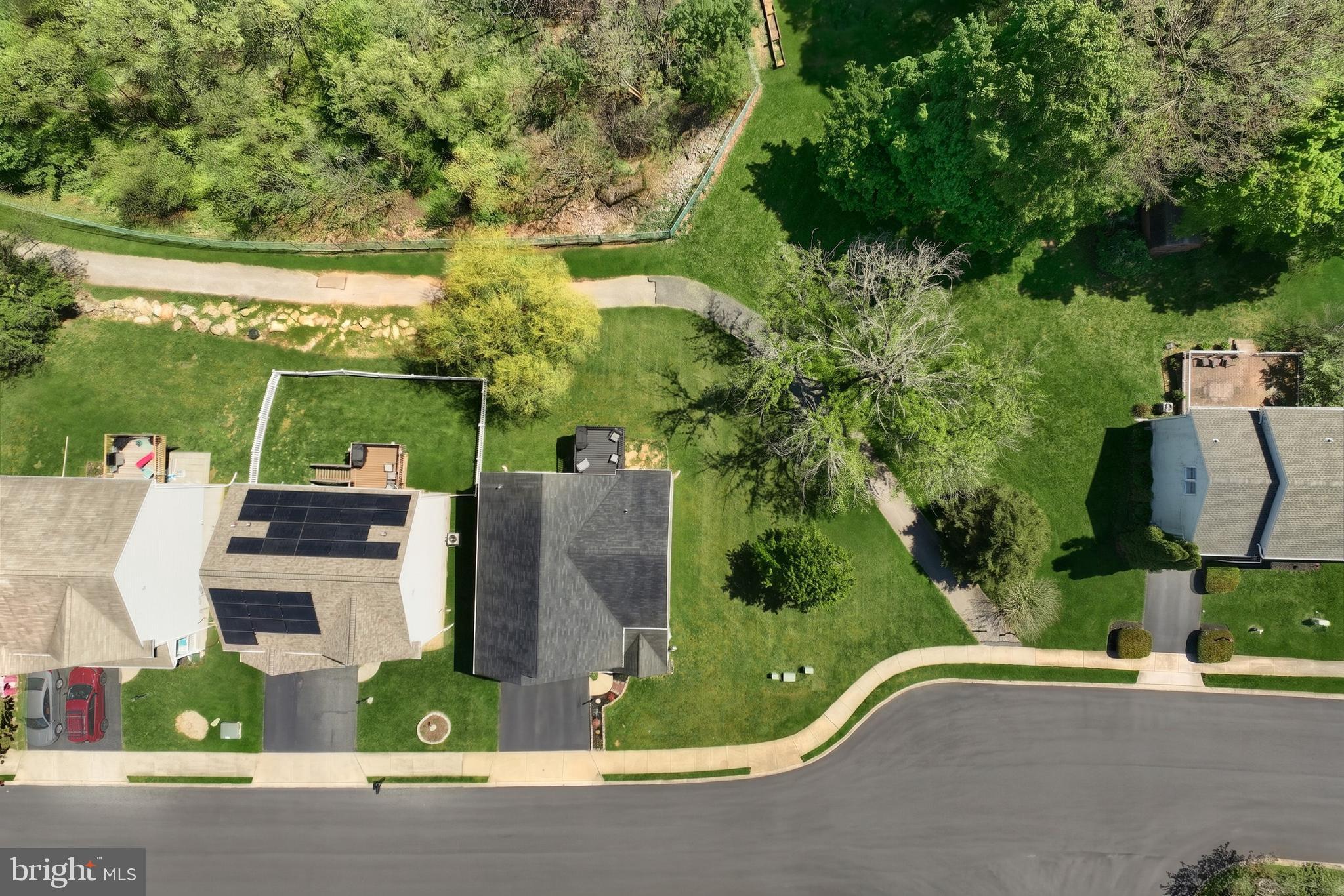 HAMPTON WOODS - Residential