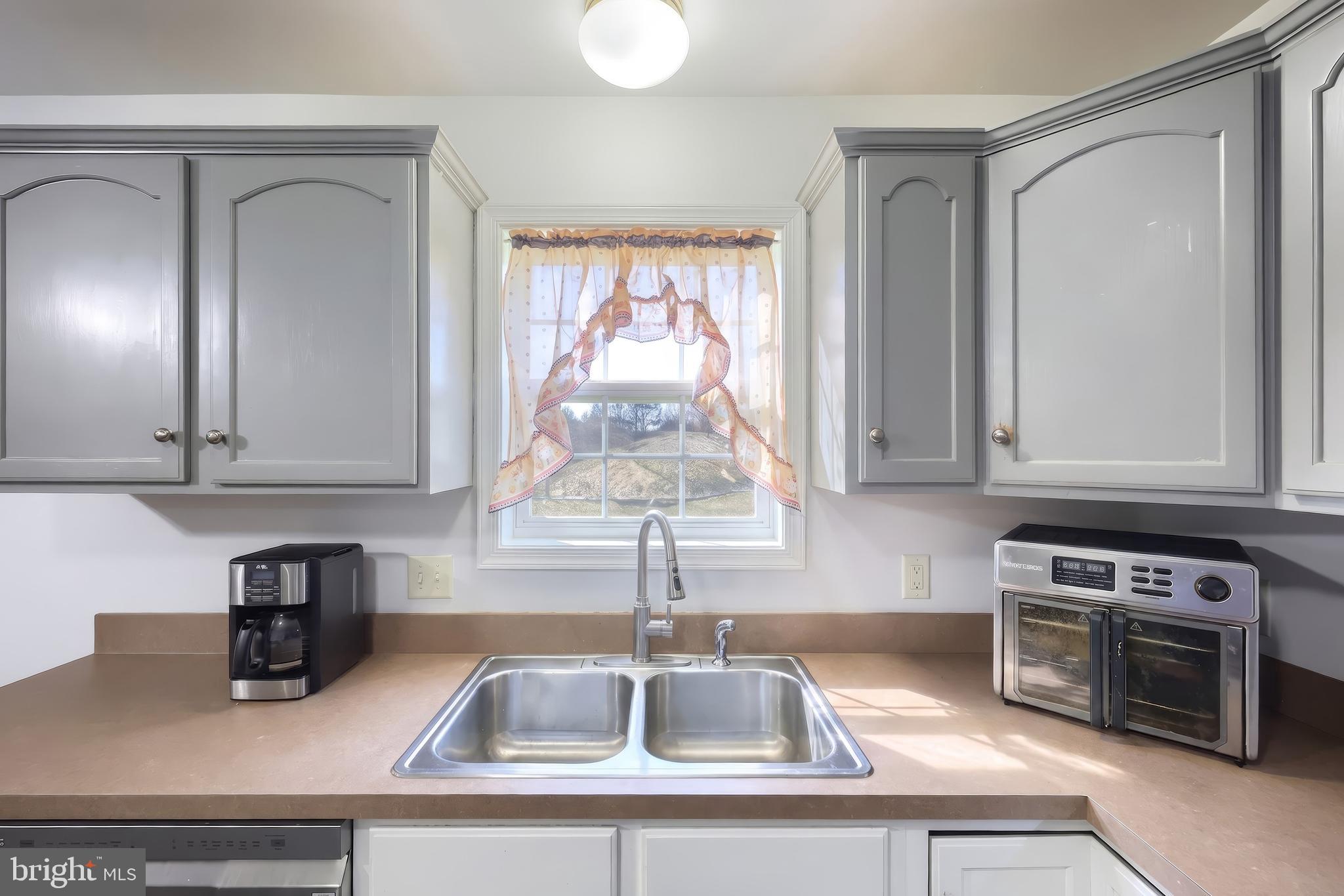HAMPTON WOODS - Residential