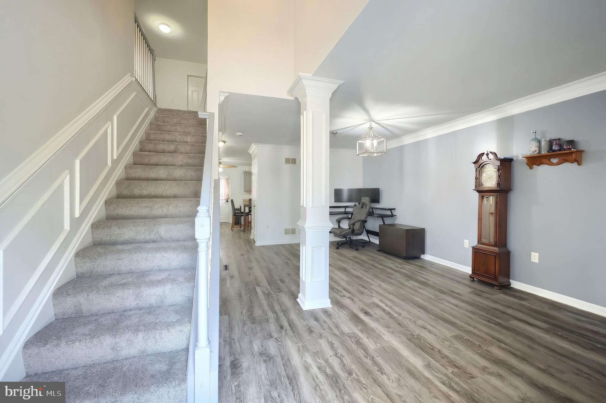 HAMPTON WOODS - Residential