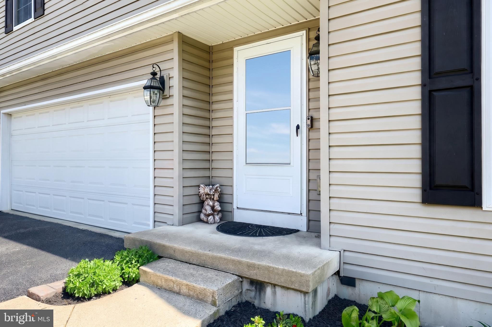 HAMPTON WOODS - Residential
