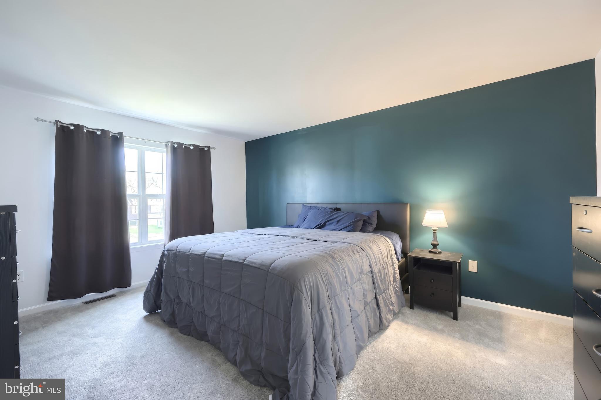 HAMPTON WOODS - Residential