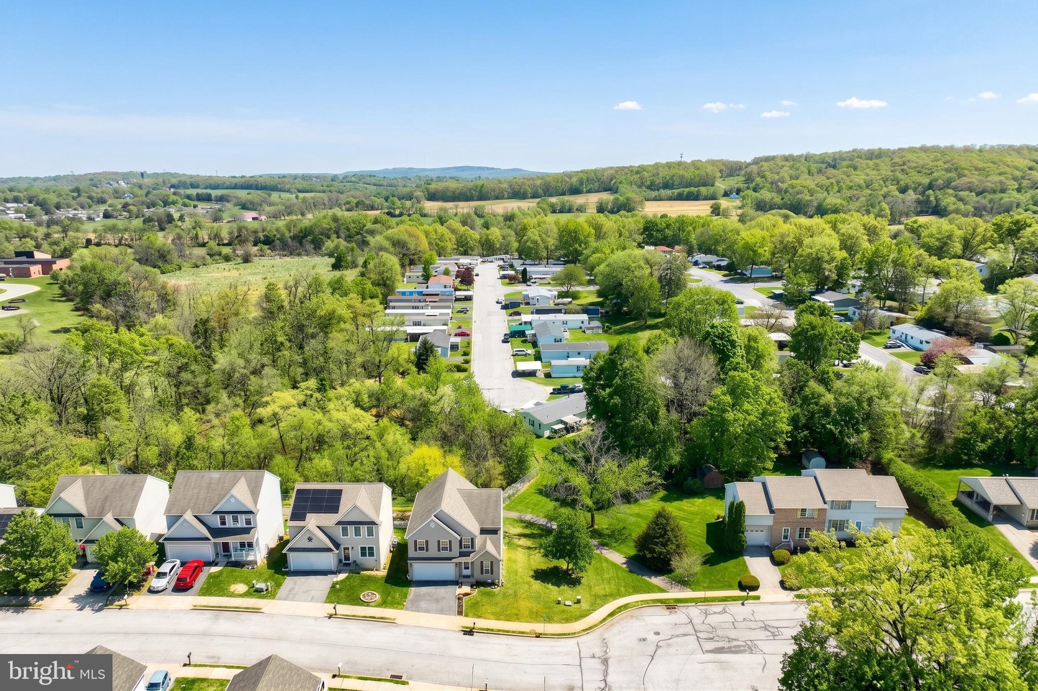 HAMPTON WOODS - Residential