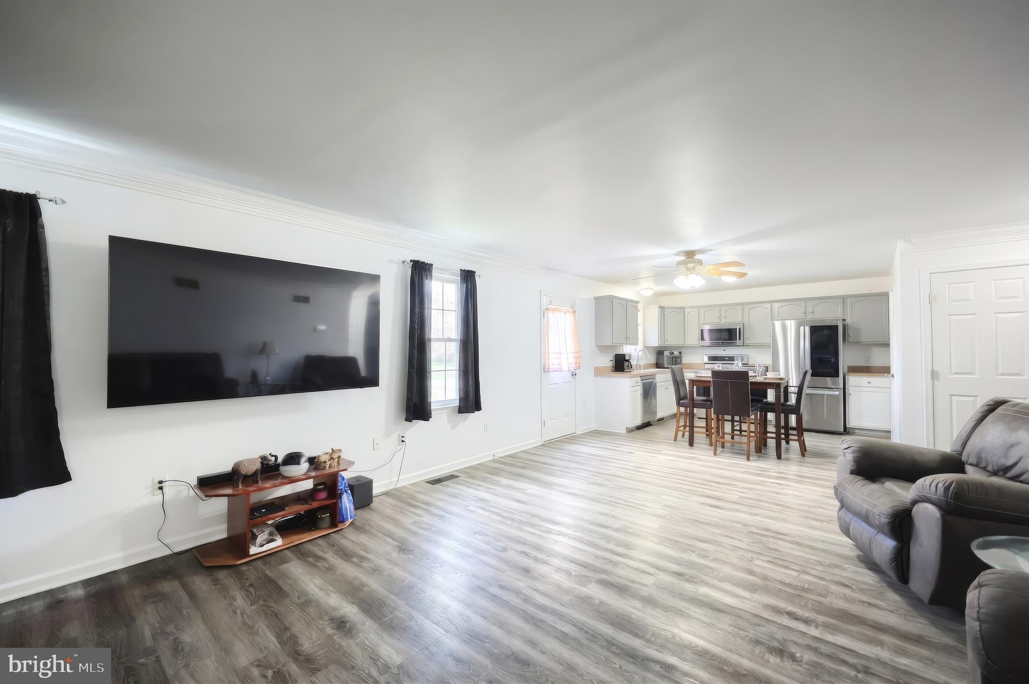 HAMPTON WOODS - Residential