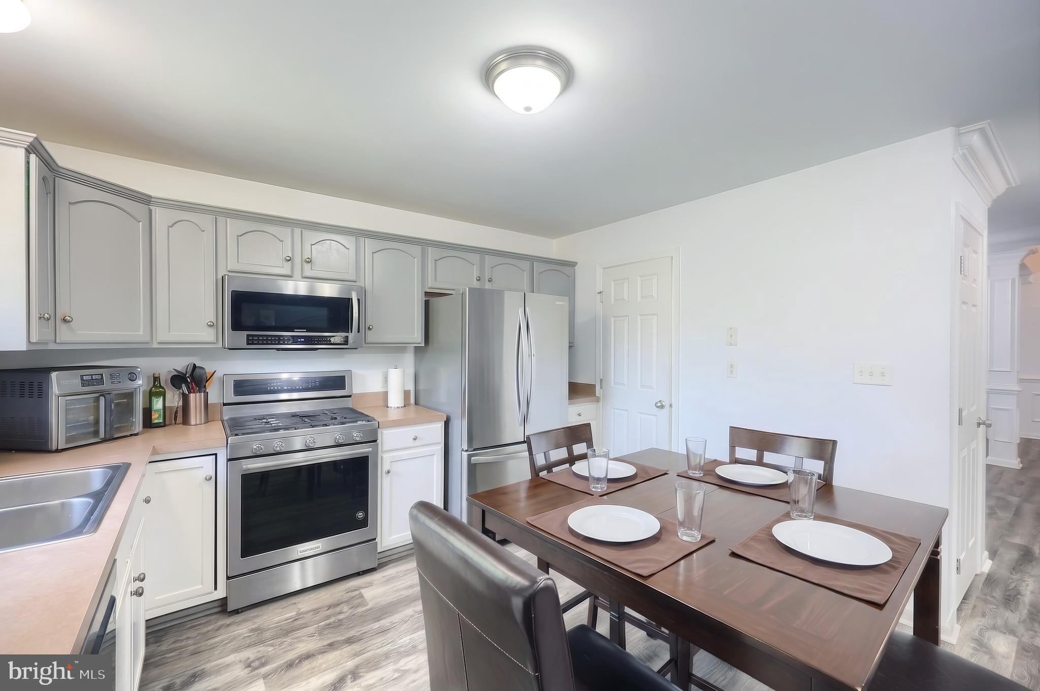 HAMPTON WOODS - Residential