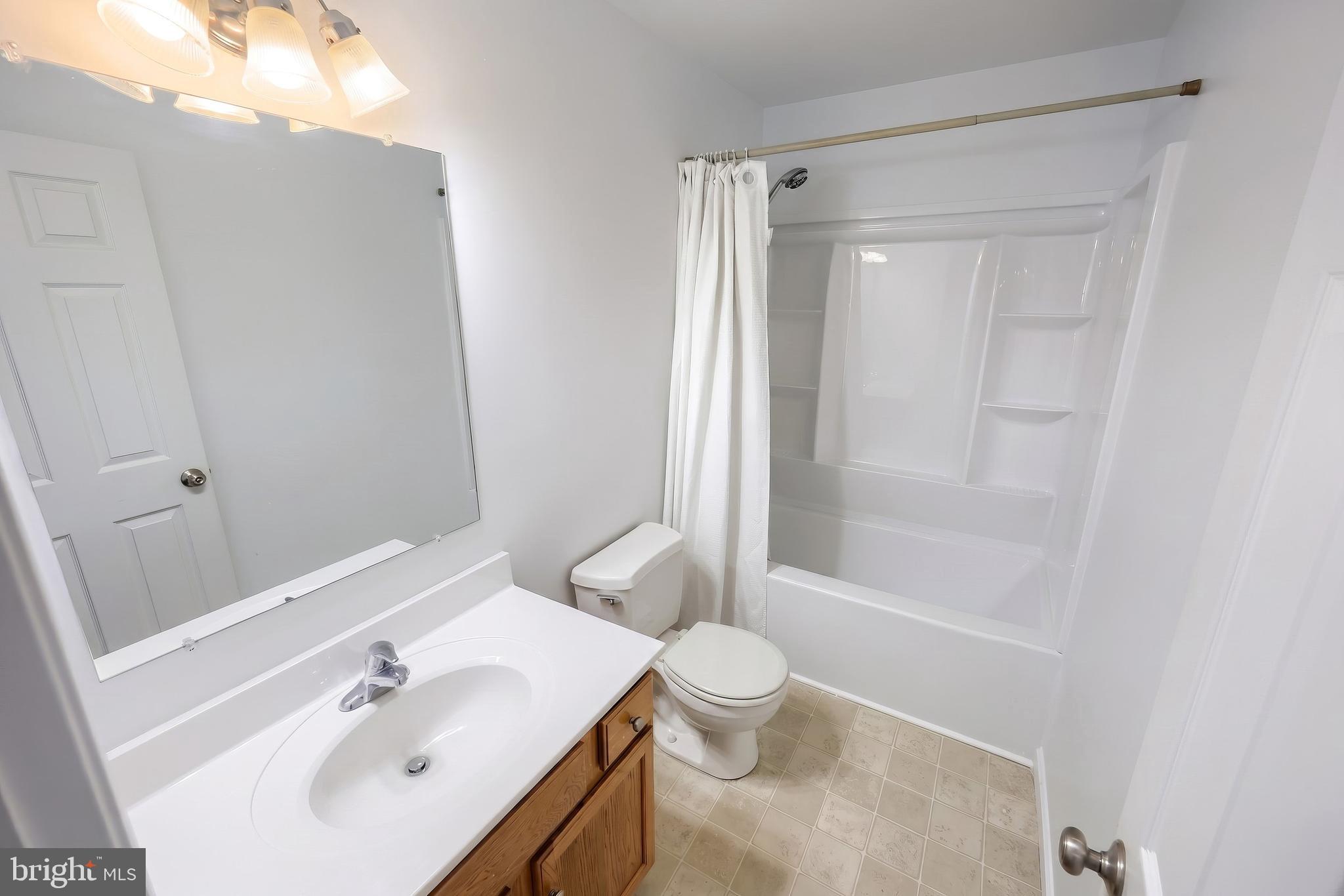 HAMPTON WOODS - Residential
