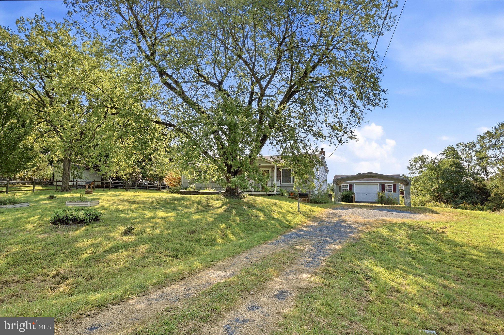 790 RIVERMONT DRIVE