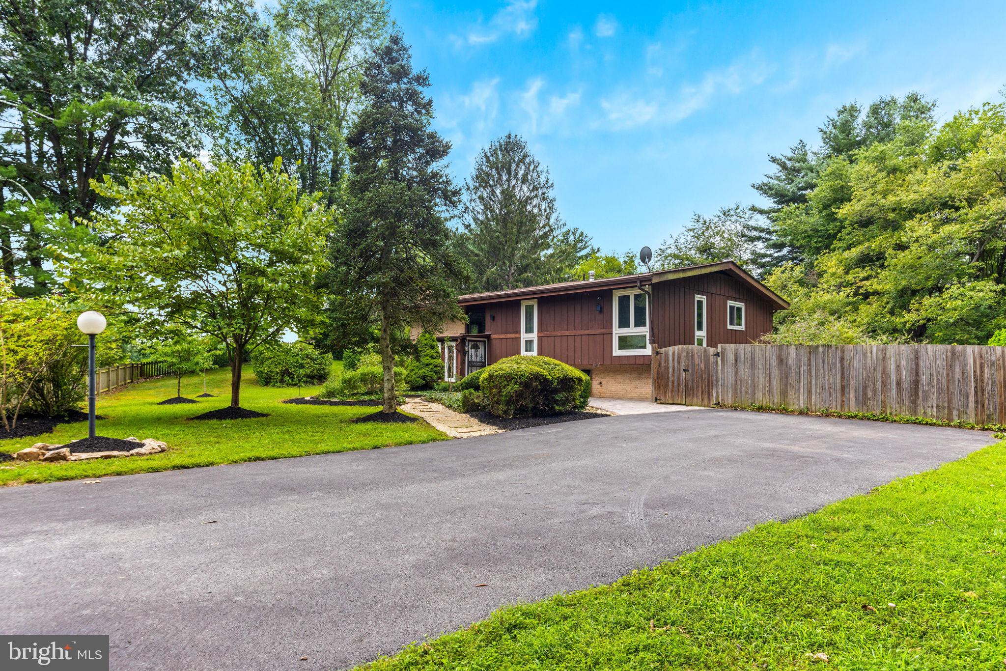 2418 DERBY DRIVE