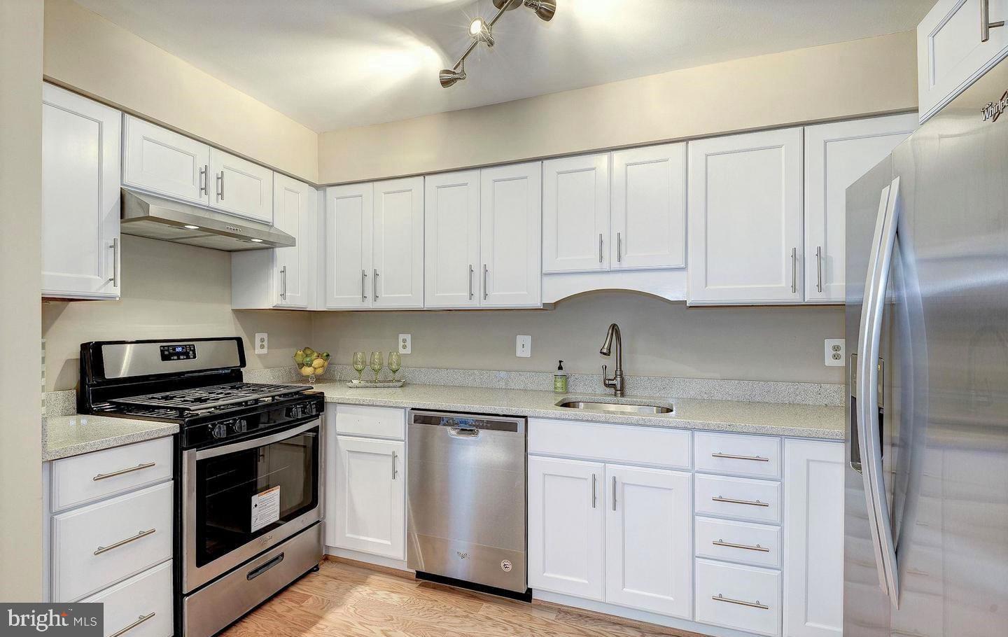 YACHT CLUB AT SEQUOIA VILLAGE - Residential Lease