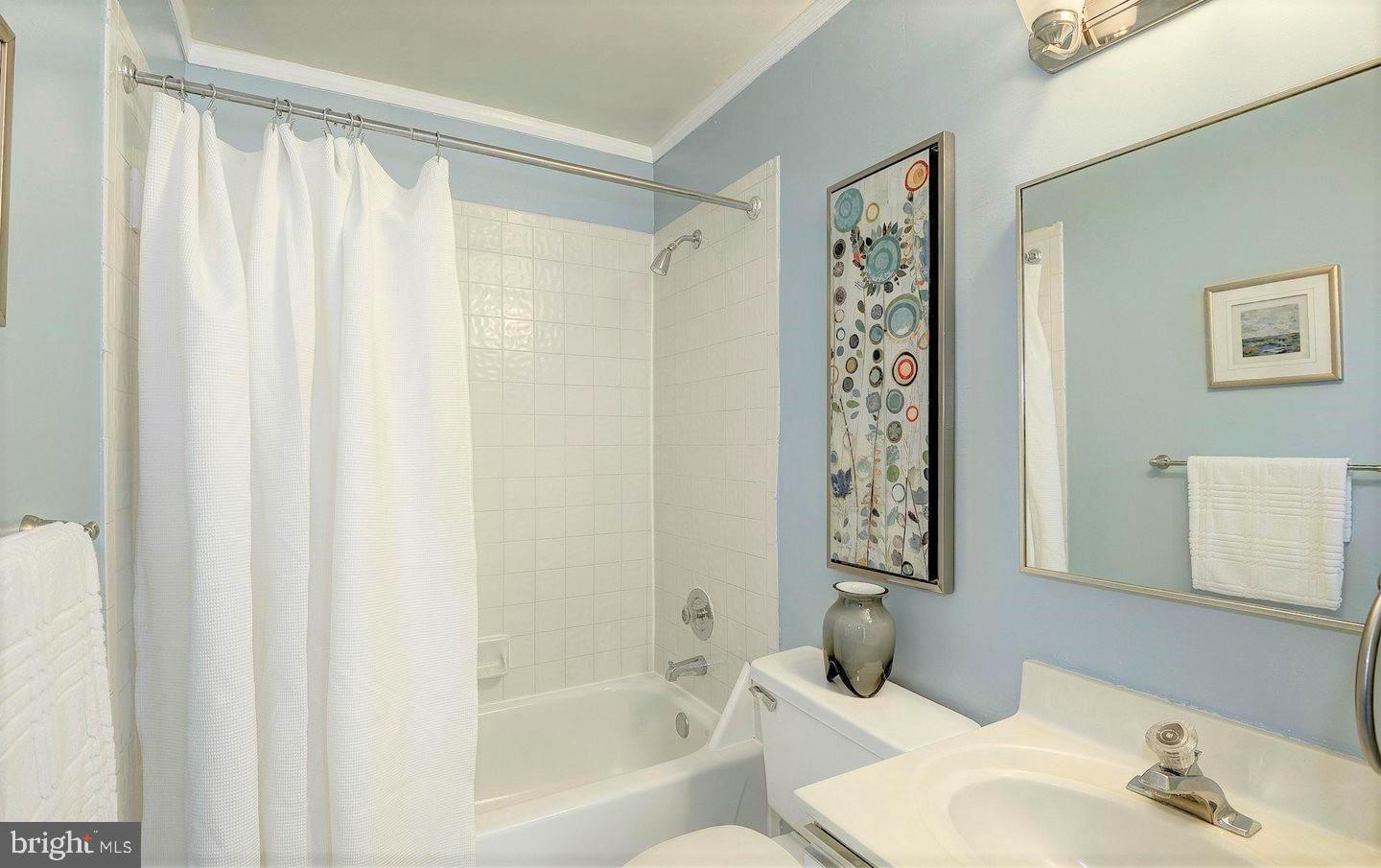 YACHT CLUB AT SEQUOIA VILLAGE - Residential Lease