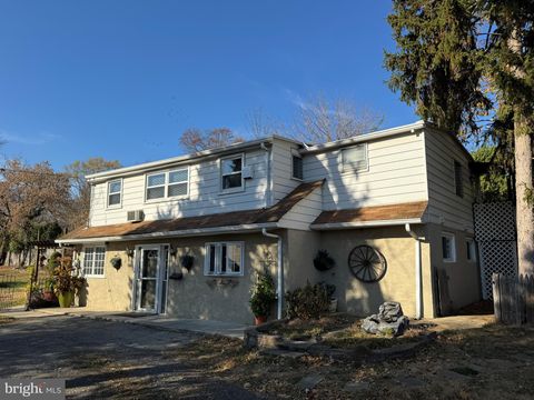 713 BETHLEHEM PIKE REAR GLENSIDE PA 19038