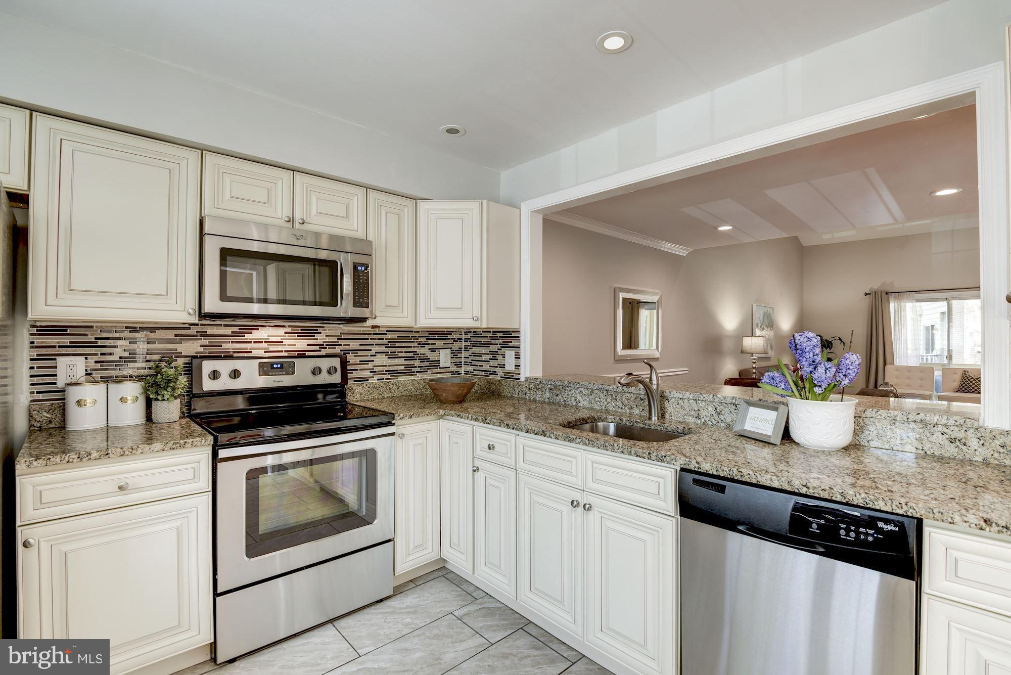 LUXBERRY COURTS - Residential