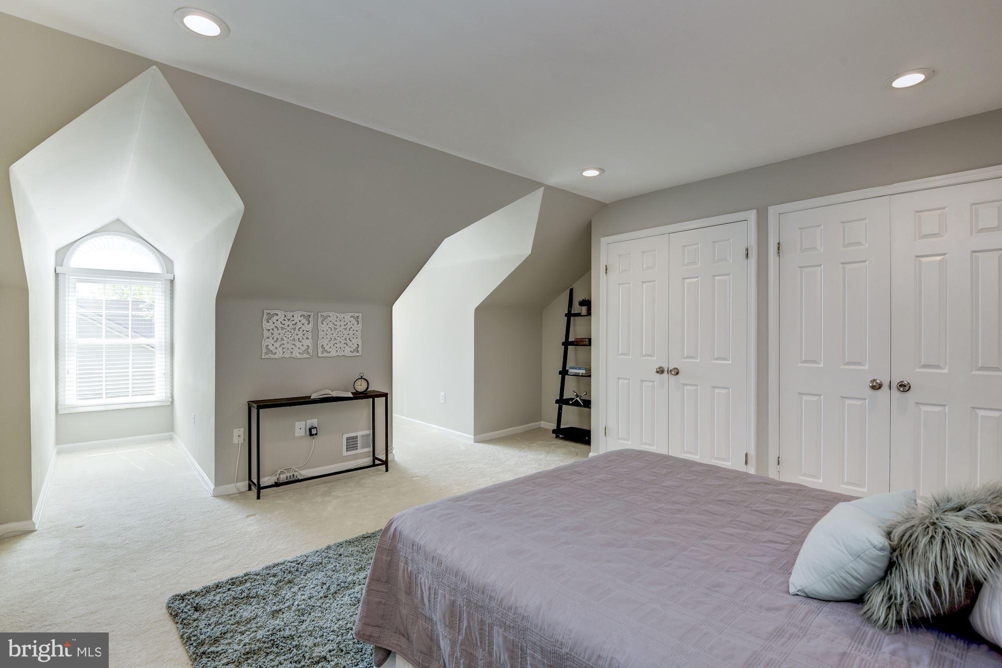 LUXBERRY COURTS - Residential