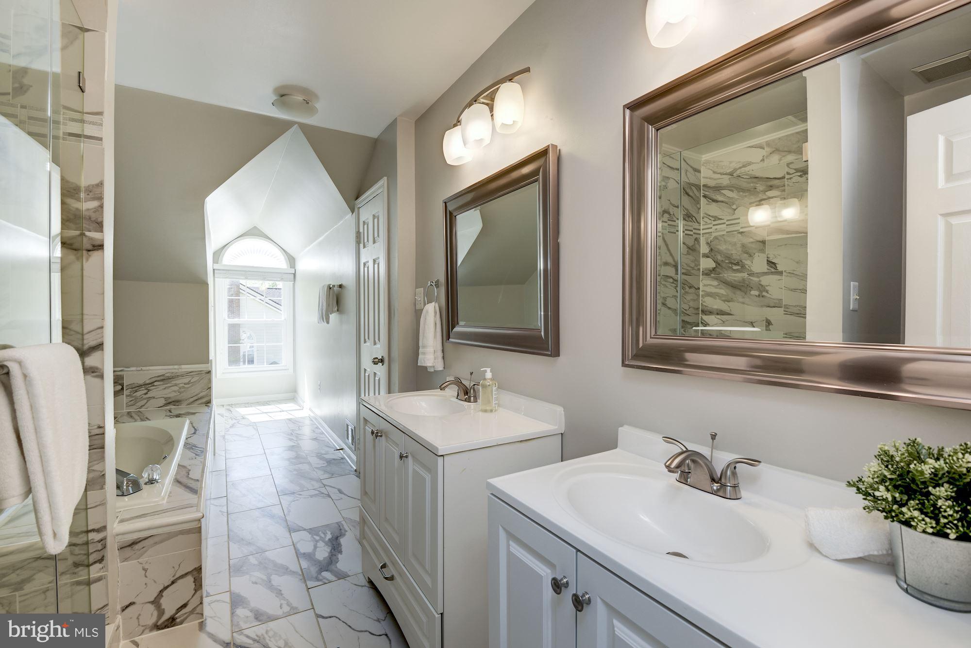 LUXBERRY COURTS - Residential