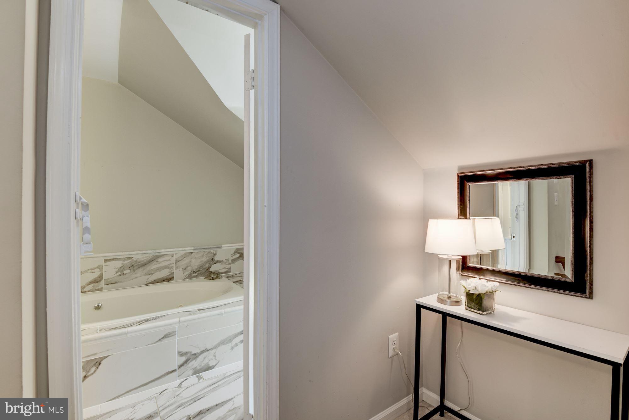 LUXBERRY COURTS - Residential