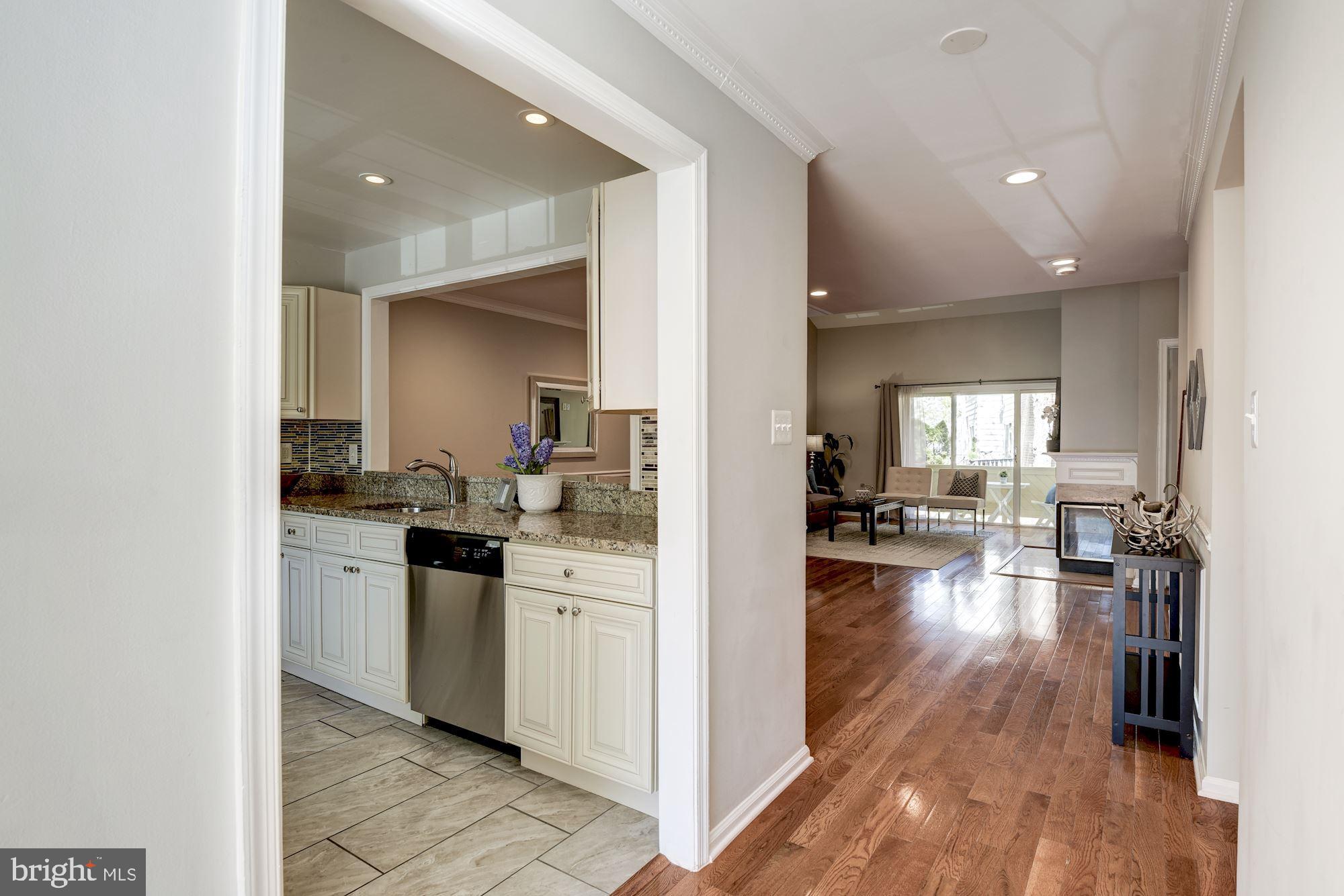 LUXBERRY COURTS - Residential