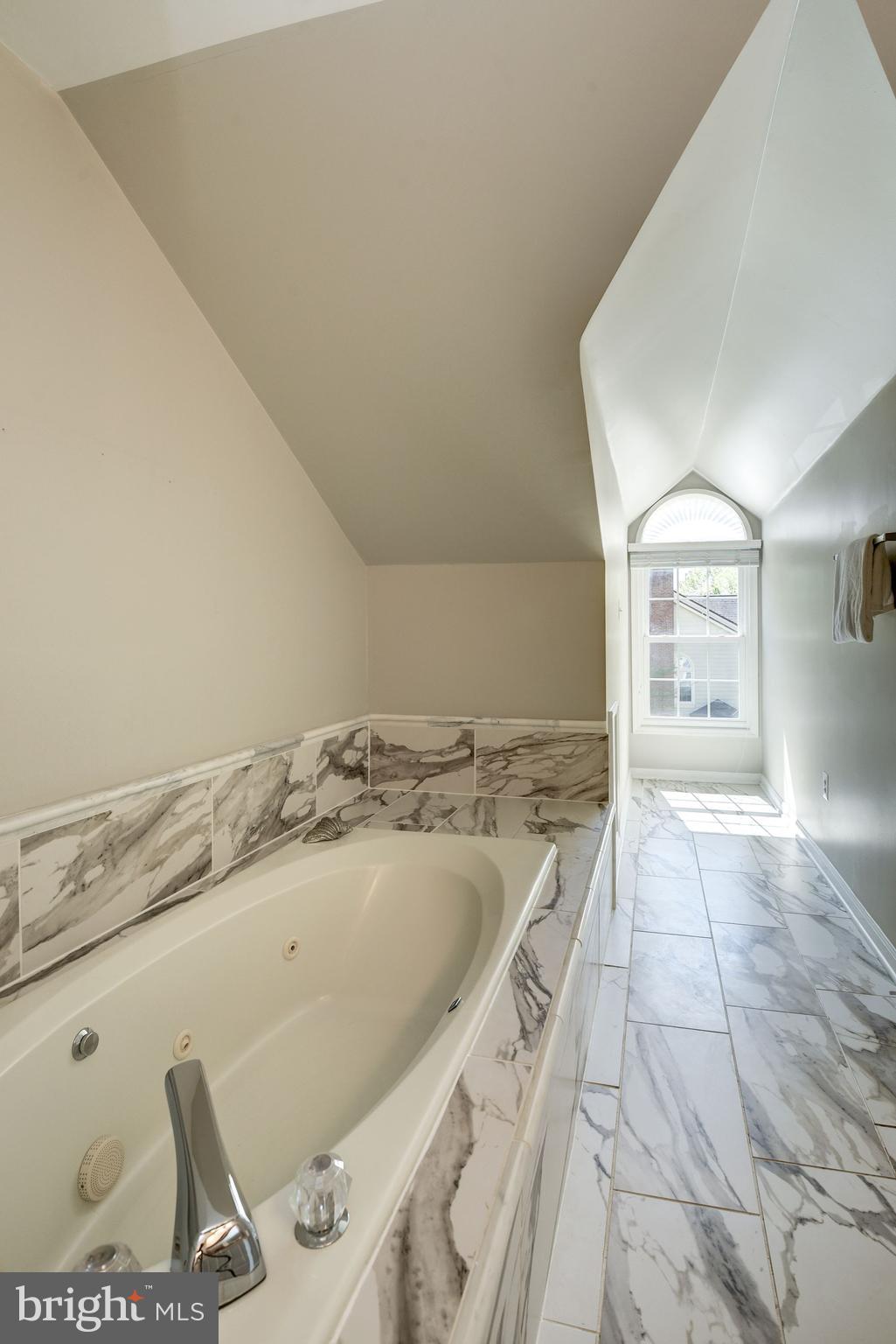 LUXBERRY COURTS - Residential