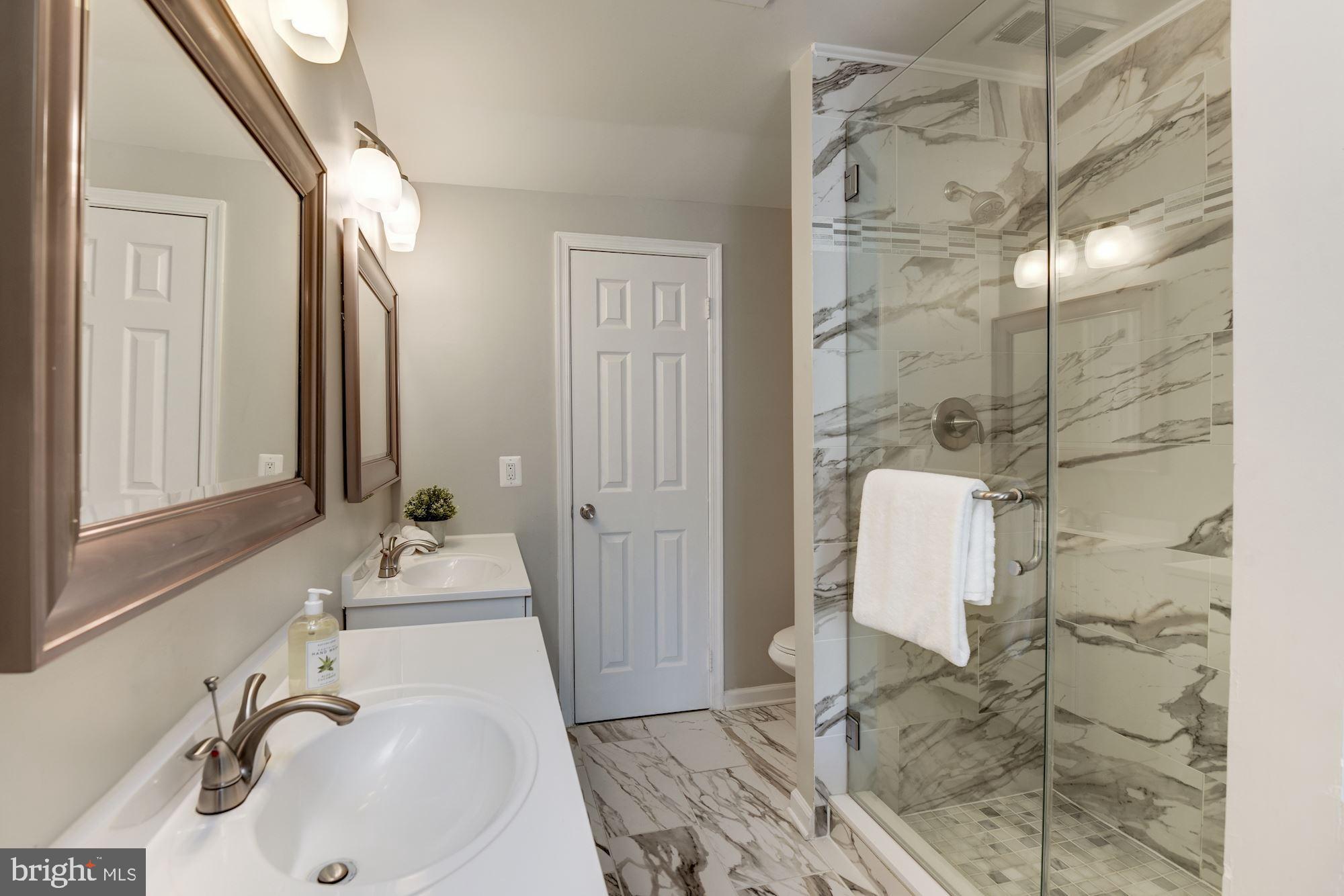 LUXBERRY COURTS - Residential