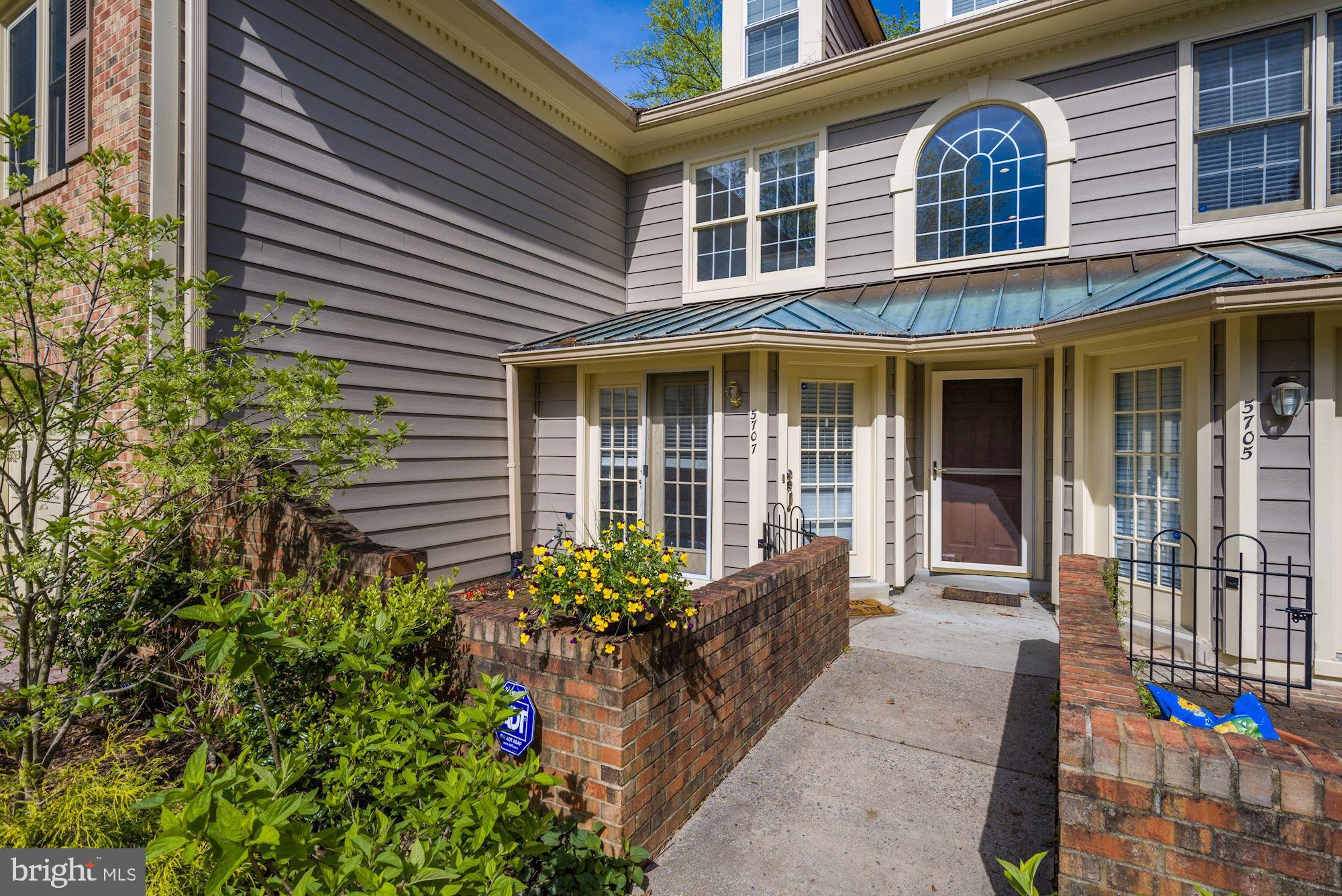 LUXBERRY COURTS - Residential