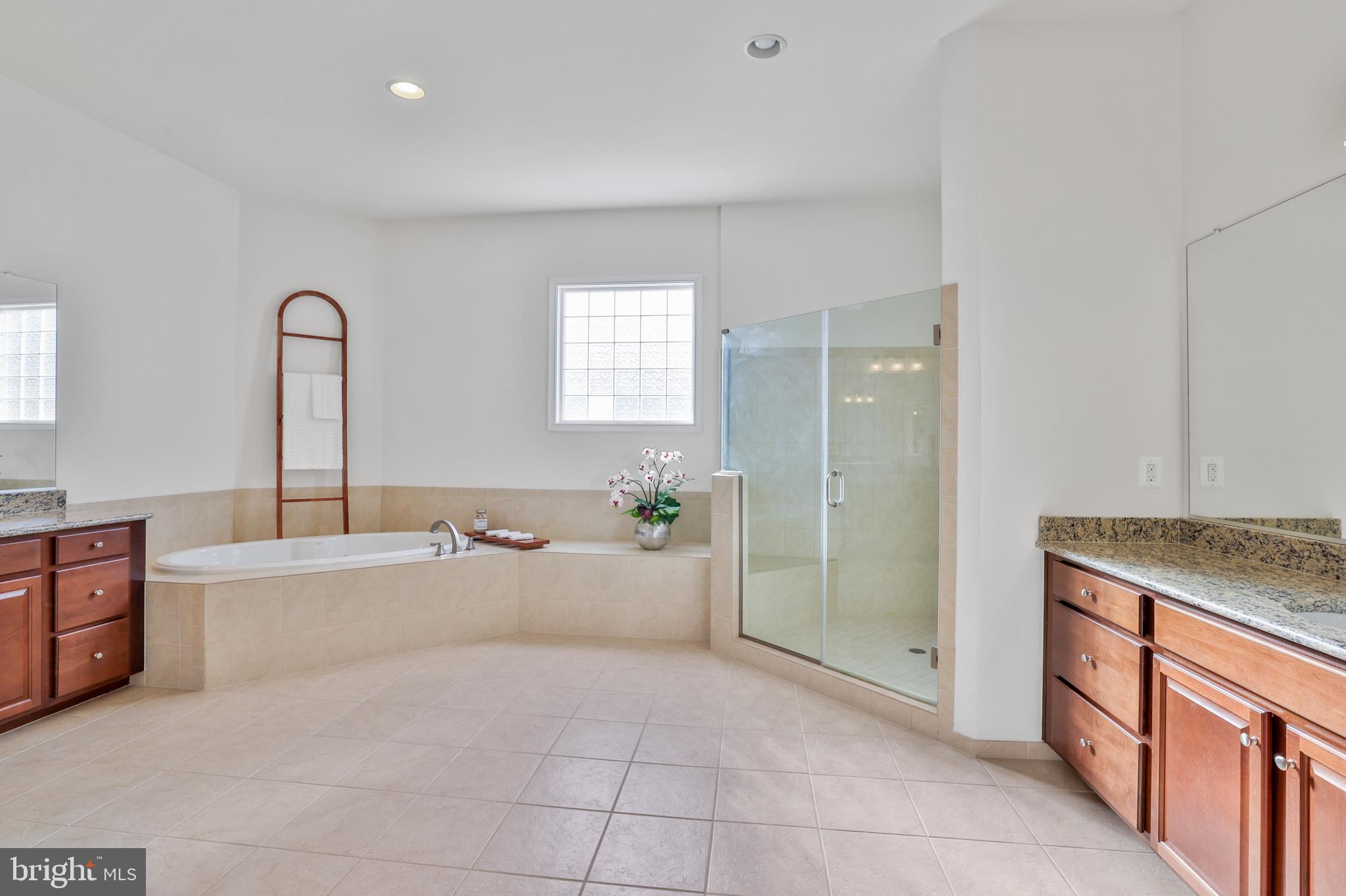 RASPBERRY FALLS - Residential