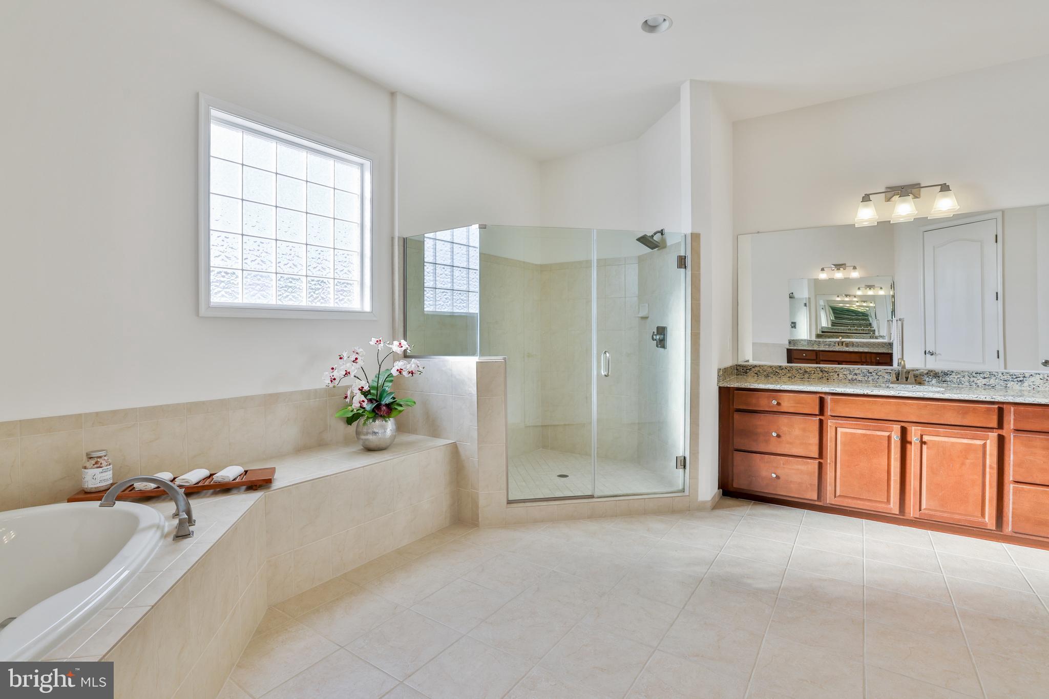 RASPBERRY FALLS - Residential