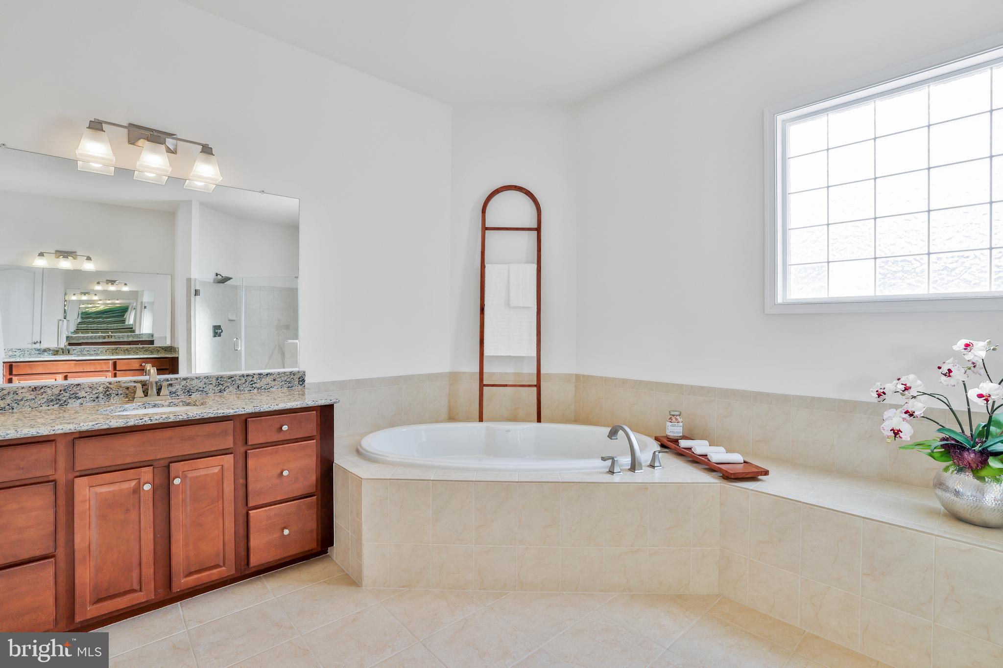 RASPBERRY FALLS - Residential