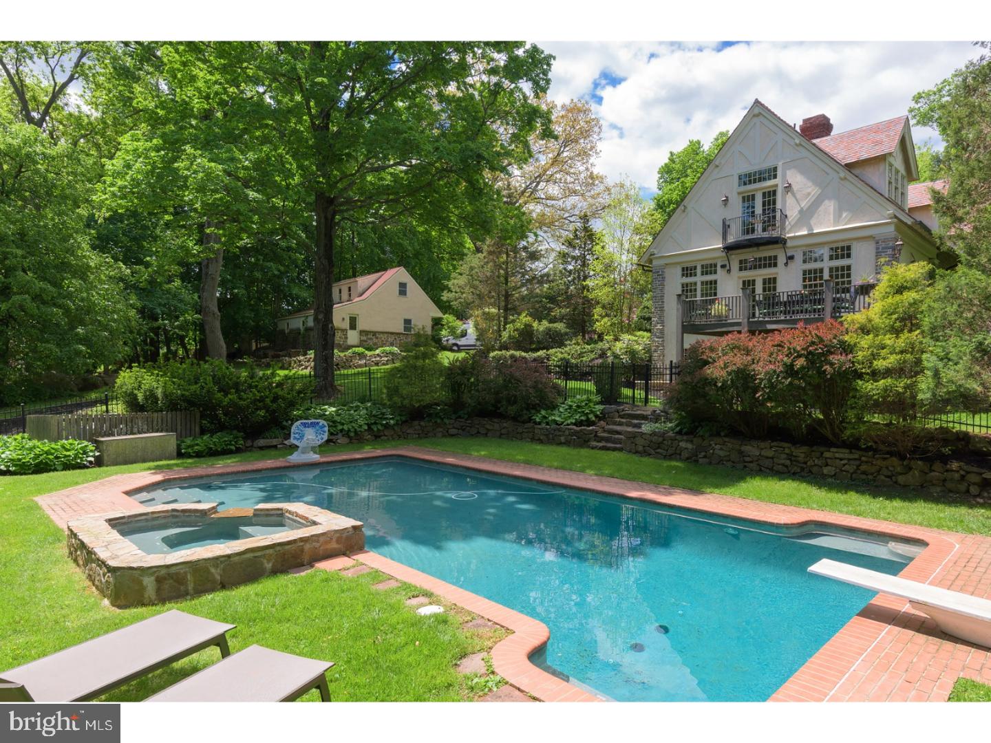 STONEGATE - Residential