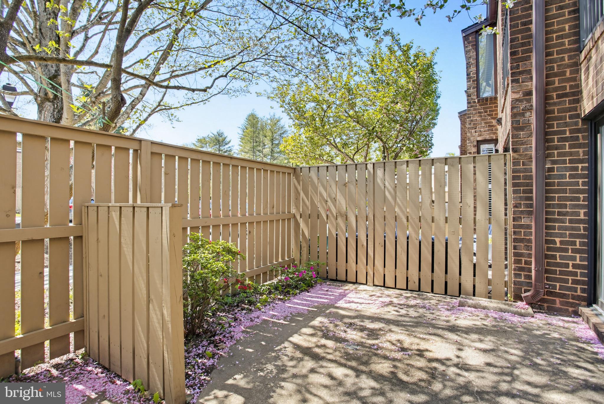 TOPFIELD - Residential