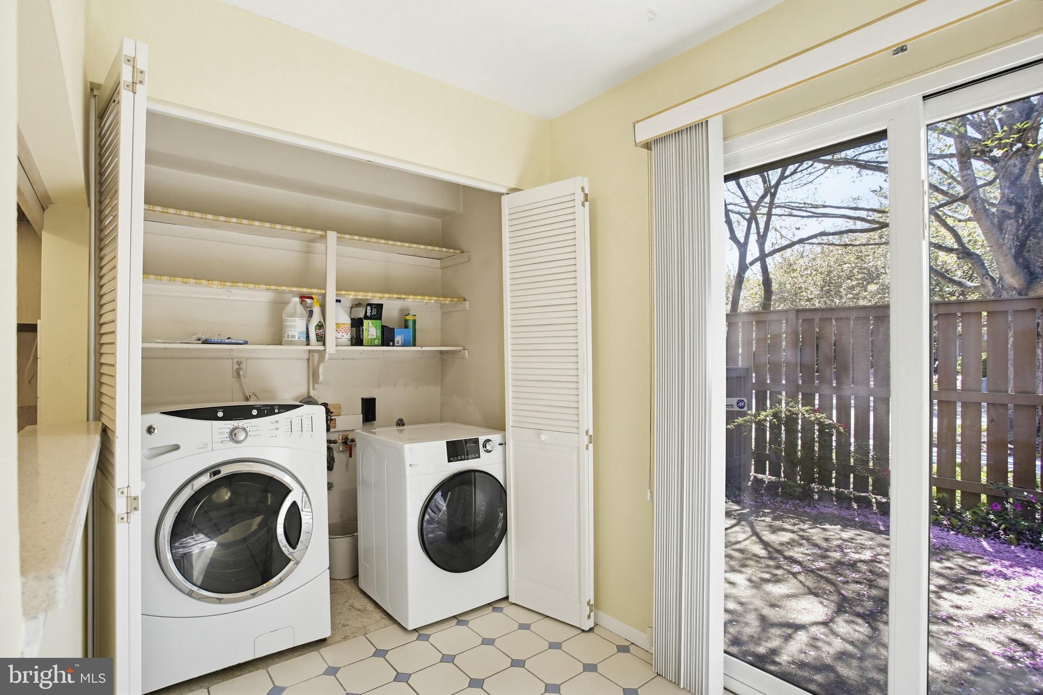 TOPFIELD - Residential