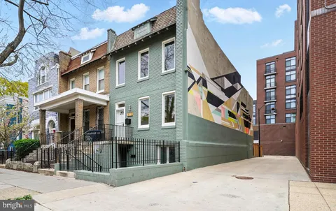 MLS: DCDC2194914